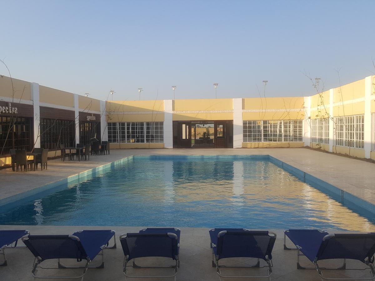 Spectra Inn Hotel 'Ezbet Sharikat Wardan エクステリア 写真